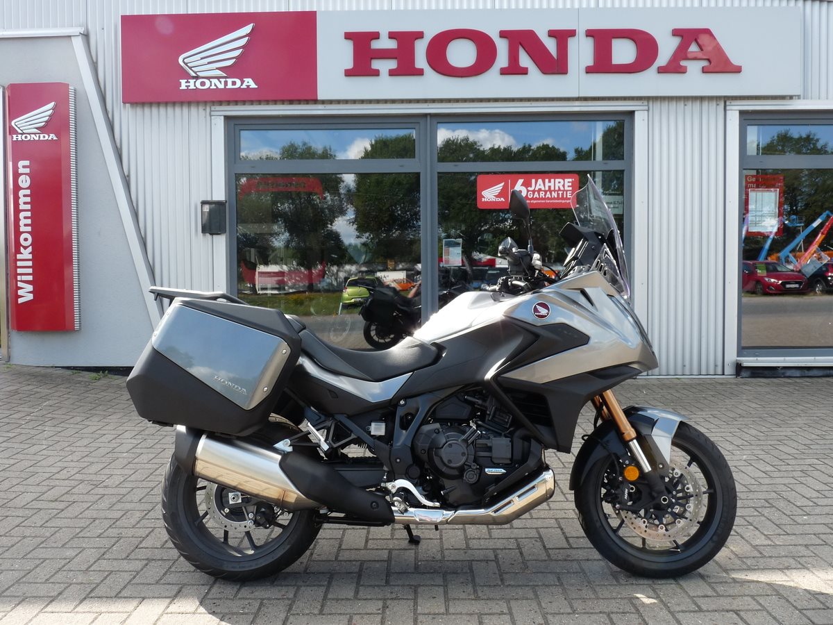 Honda NT1100 DCT Electronic Suspension