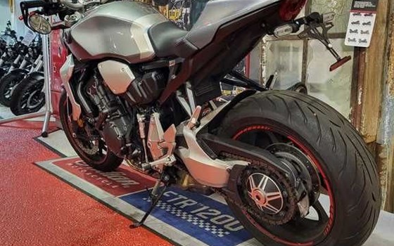Gebrauchtmotorrad Honda CB1000R+ - Bild 6