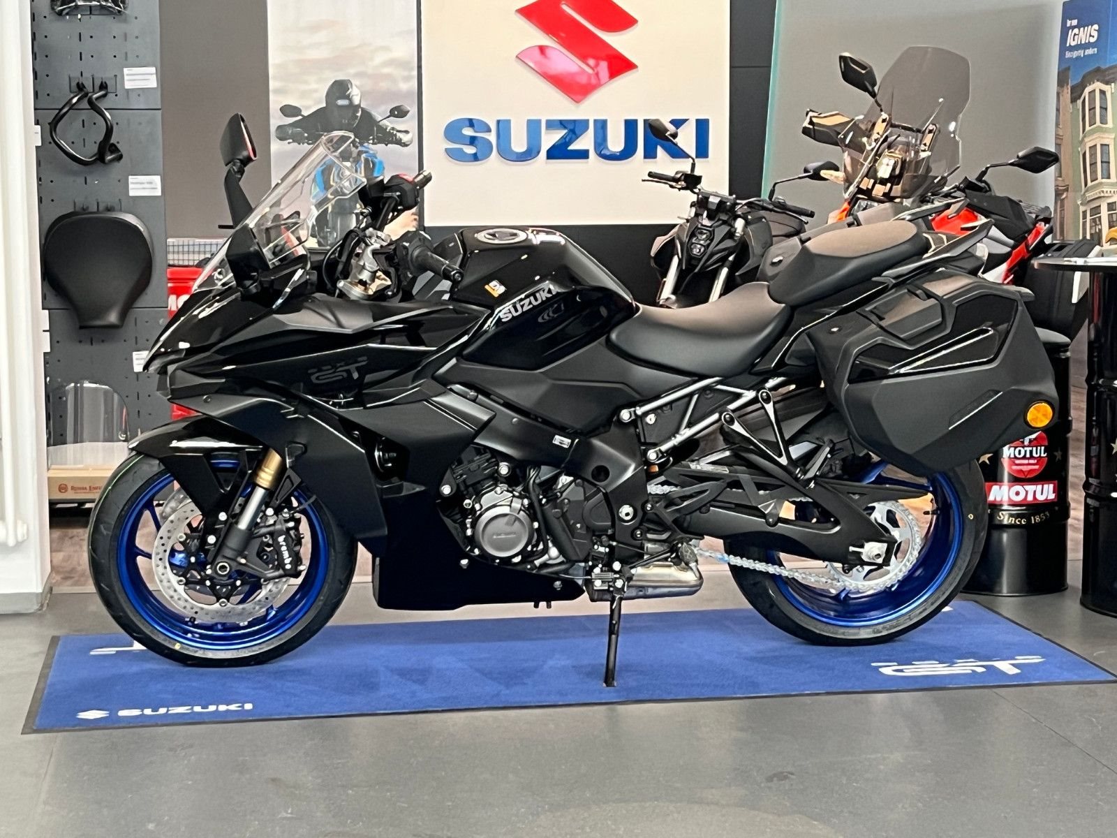 Suzuki GSX-S1000GT Travel Edition