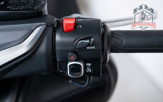 Gebrauchtmotorrad Yamaha TMAX 560 Tech Max - Bild 8