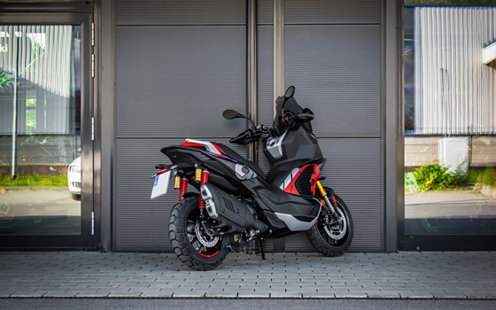 Neufahrzeug Aprilia SR GT 400 - Bild 2