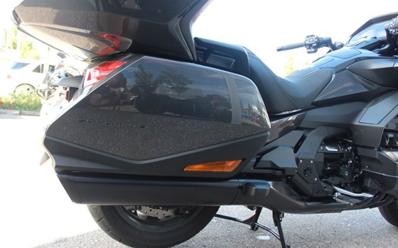 Gebrauchtmotorrad Honda GL 1800 Goldwing Tour DCT - Bild 8