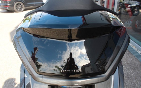 Gebrauchtmotorrad Honda GL 1800 Goldwing Tour DCT - Bild 9