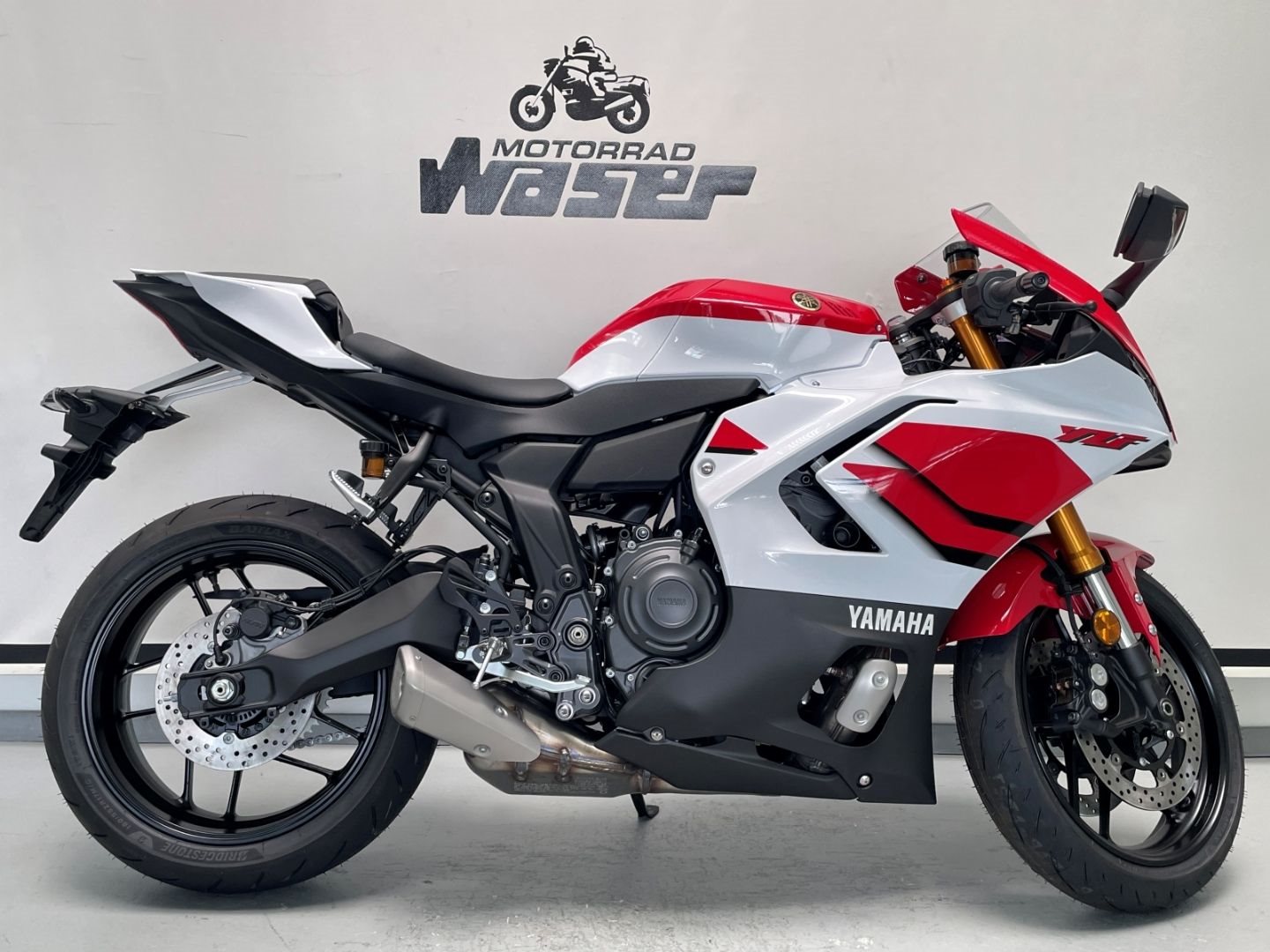 Yamaha R7