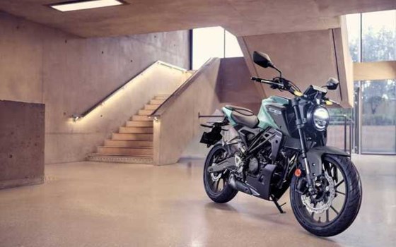 Gebrauchtmotorrad Honda CB125R - Bild 2