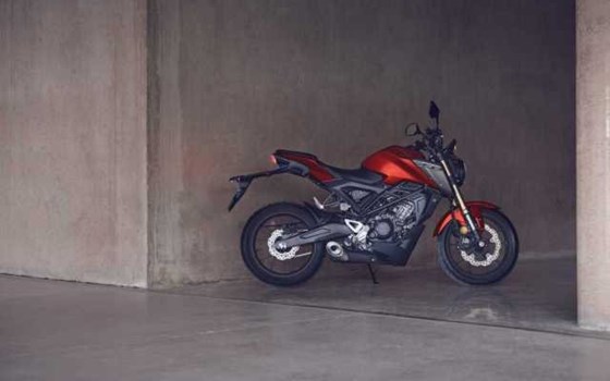 Gebrauchtmotorrad Honda CB125R - Bild 5
