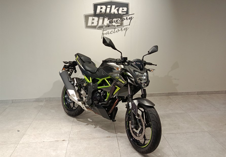 Kawasaki Z125 (Grau und Schwarz )
