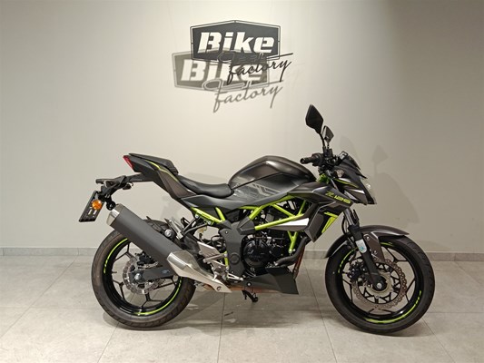 Kawasaki Z125 (Grau und Schwarz ) - Bild 2