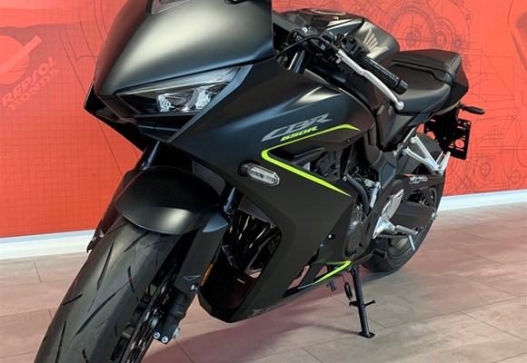 Honda CBR650R E-Clutch