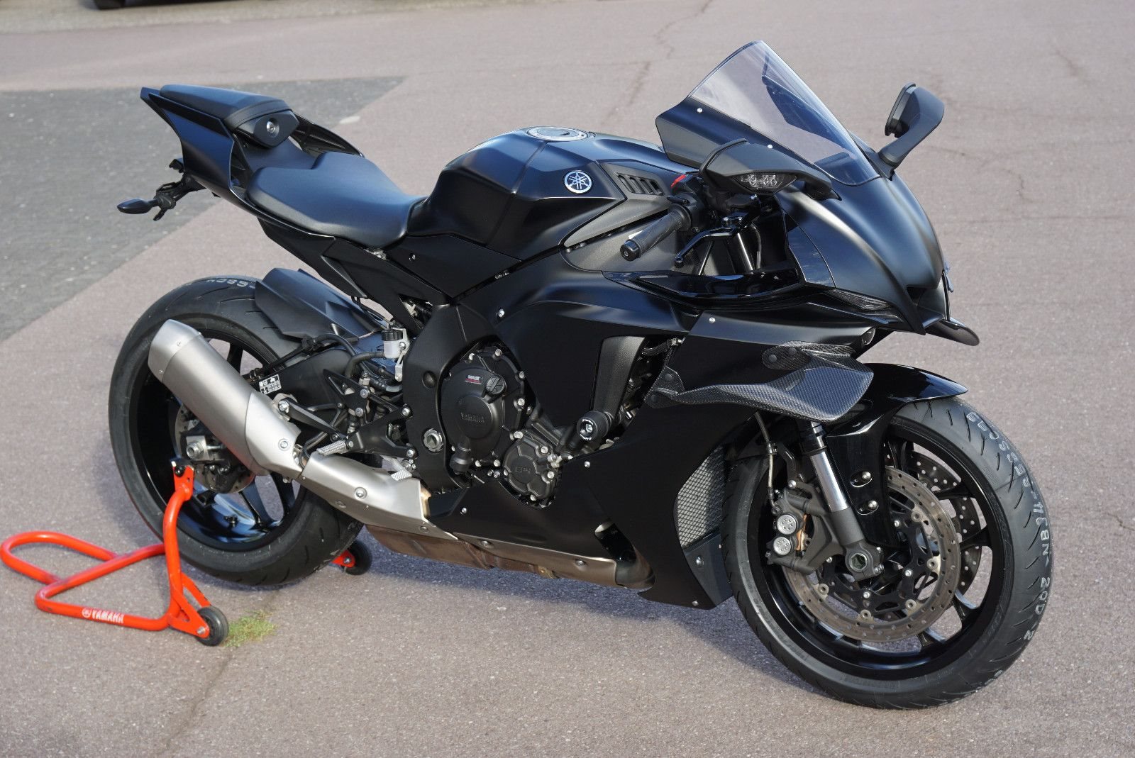 Yamaha R1