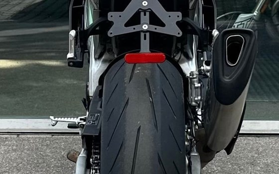 Gebrauchtmotorrad Aprilia Tuono V4 1100 Factory - Bild 7