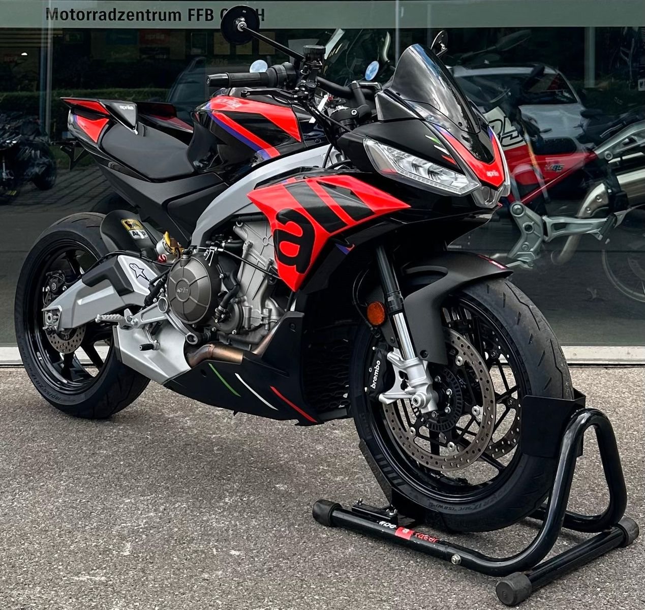 Aprilia Tuono 660 Factory