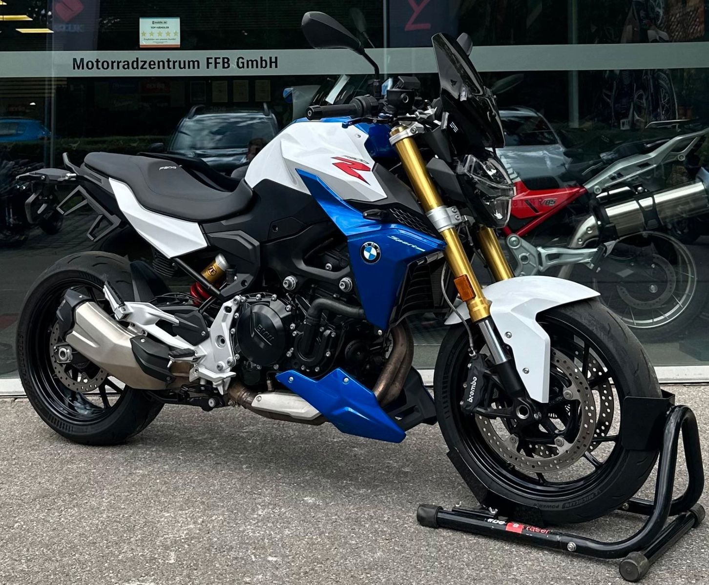 BMW F 900 R
