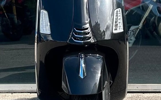 Gebrauchtmotorrad Vespa GTS 125 Super - Bild 5