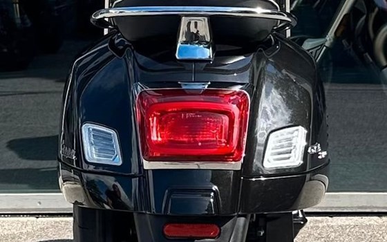Gebrauchtmotorrad Vespa GTS 125 Super - Bild 6