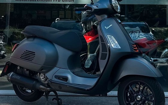 Gebrauchtmotorrad Vespa GTS 300 Super Sport - Bild 1