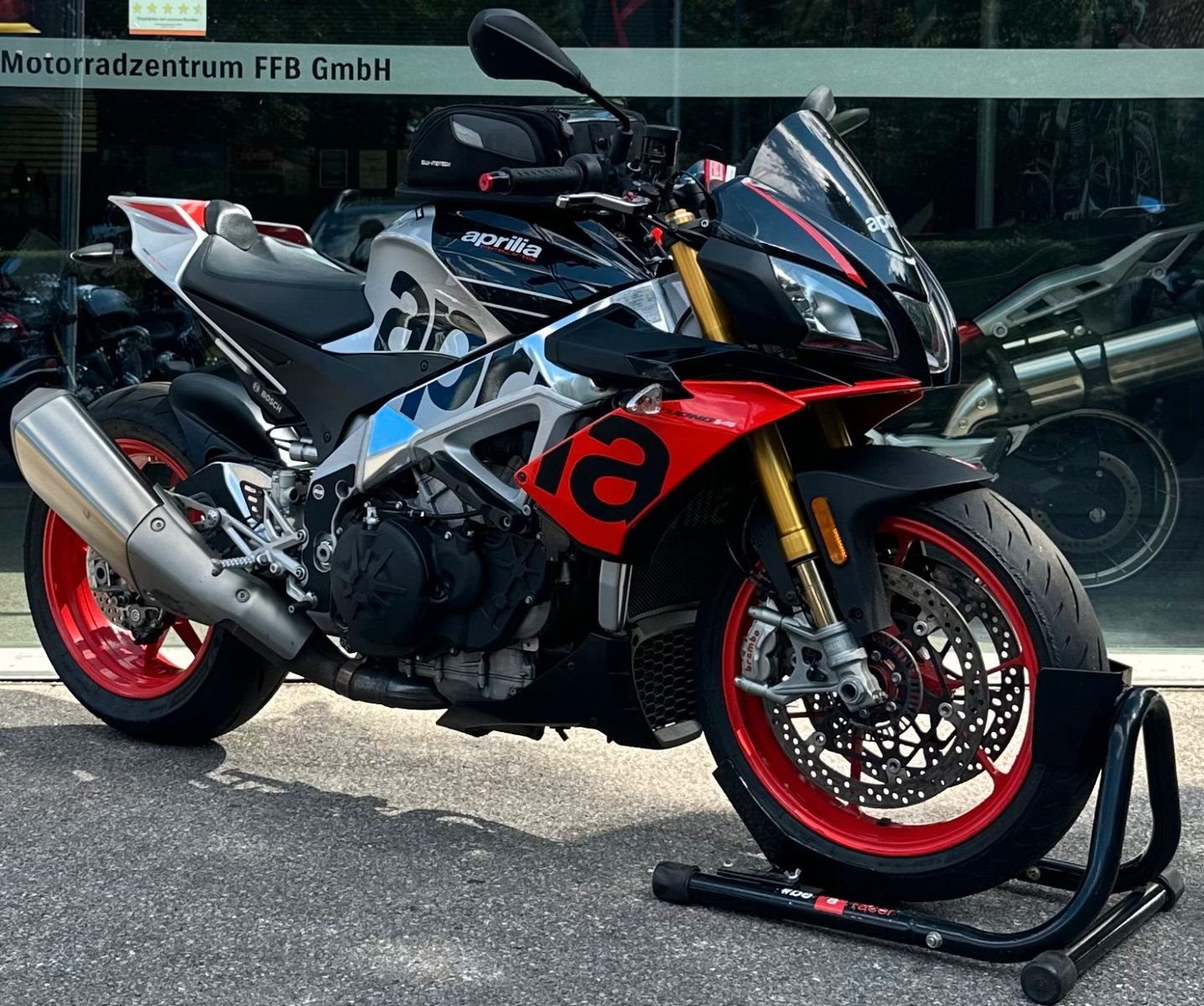 Aprilia Tuono V4 1100 Factory
