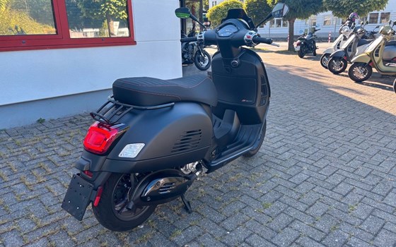 Gebrauchtmotorrad Vespa GTS 300 Super Sport - Bild 4