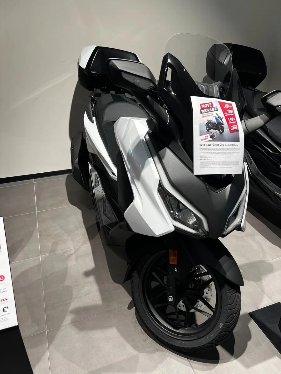 Honda Forza 125