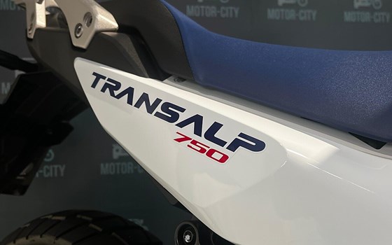 Neufahrzeug Honda XL750 Transalp E-Clutch - Bild 3
