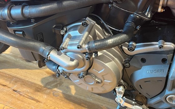 Gebrauchtmotorrad Ducati Monster 821 - Bild 4