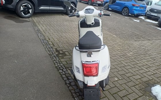 Neufahrzeug Vespa GTS 125 Supertech iGET - Bild 4