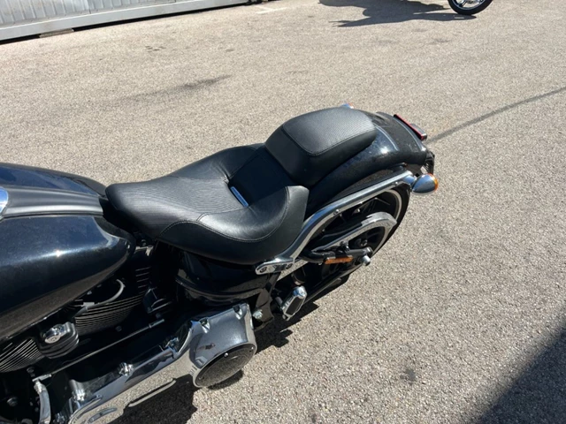 Harley-Davidson Softail Breakout FXBR (schwarz) - Bild 10