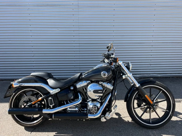 Harley-Davidson Softail Breakout FXBR (schwarz) - Bild 2