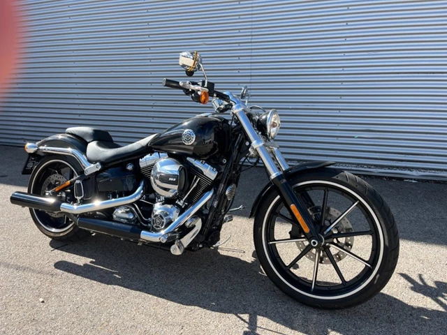 Harley-Davidson Softail Breakout FXBR (schwarz) - Bild 4
