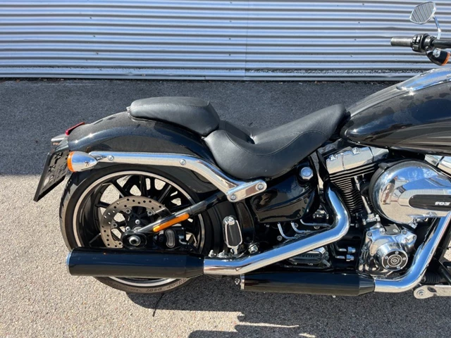 Harley-Davidson Softail Breakout FXBR (schwarz) - Bild 6