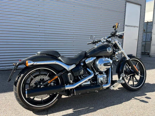 Harley-Davidson Softail Breakout FXBR (schwarz) - Bild 7
