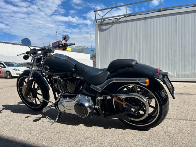 Harley-Davidson Softail Breakout FXBR (schwarz) - Bild 8