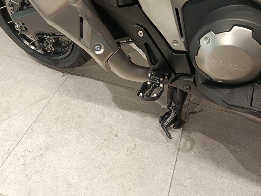 Honda X-ADV (IRIDIUM GREY METALLIC) - Bild 3