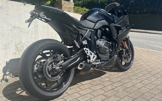 Gebrauchtmotorrad Suzuki GSX-8R - Bild 5