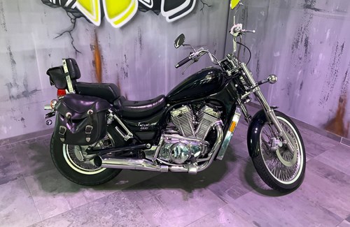 Gebrauchtmotorrad Suzuki Intruder VS 800