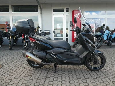 XMAX 400