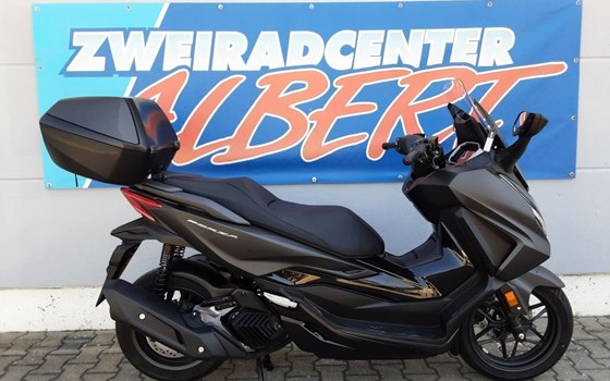 Gebrauchtmotorrad Honda Forza 125 - Bild 1
