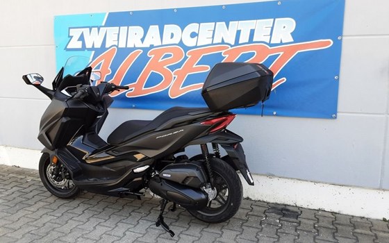 Gebrauchtmotorrad Honda Forza 125 - Bild 6
