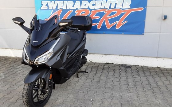 Gebrauchtmotorrad Honda Forza 125 - Bild 9