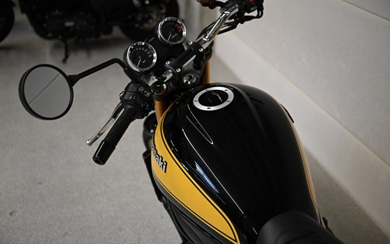 Gebrauchtmotorrad Kawasaki Z900 RS SE - Bild 8