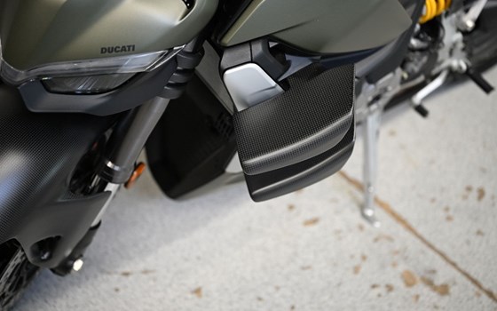 Gebrauchtmotorrad Ducati Streetfighter V2 - Bild 6