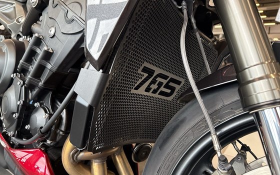 Gebrauchtmotorrad Triumph Street Triple RS - Bild 13