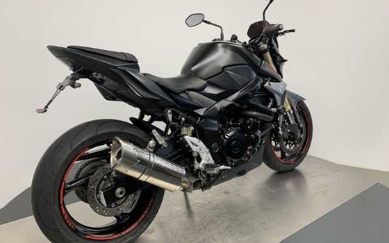 Gebrauchtmotorrad Suzuki GSR 750 - Bild 3