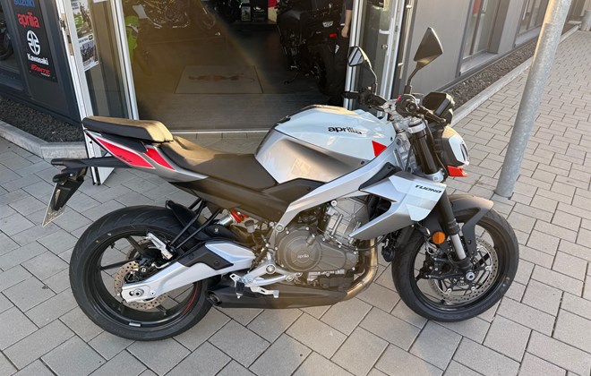 Aprilia Tuono 457