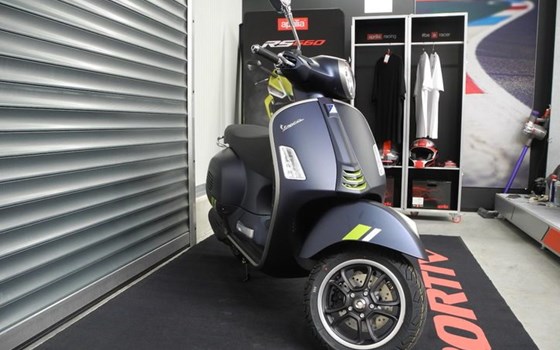 Neufahrzeug Vespa GTS 125 Super Tech - Bild 4