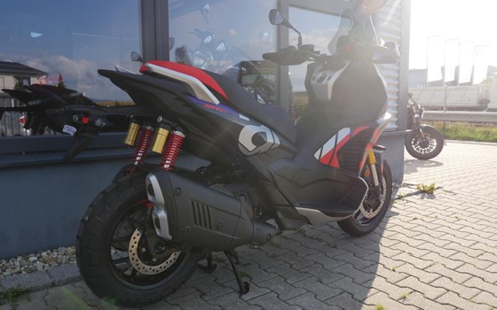 Neufahrzeug Aprilia SR GT 400 - Bild 4
