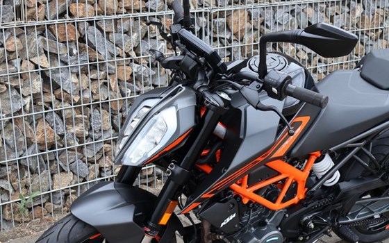 Gebrauchtmotorrad KTM 125 Duke - Bild 4