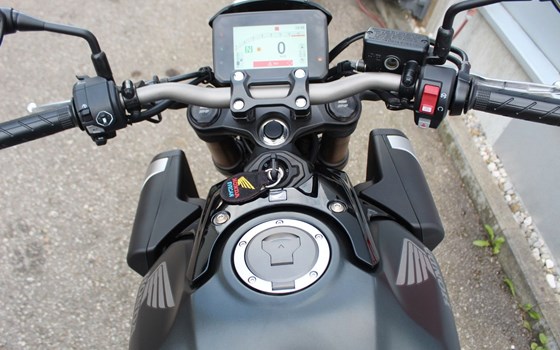 Gebrauchtmotorrad Honda CB650R - Bild 3