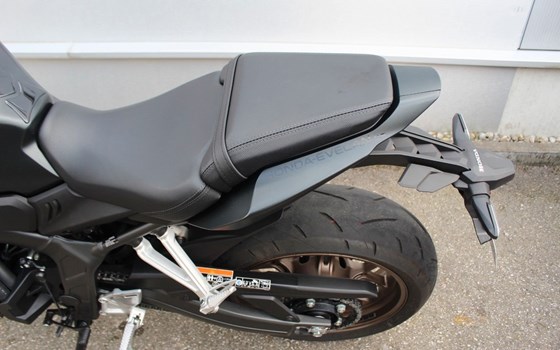Gebrauchtmotorrad Honda CB650R - Bild 9