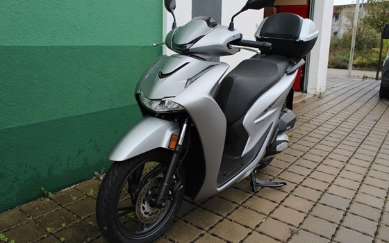 Gebrauchtmotorrad Honda SH150i - Bild 2